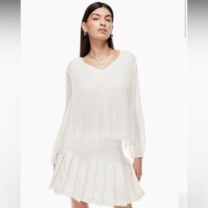 LIKE NEW: Aritzia Wilfred Daydreamer long sleeve v neck blouse in white, size L